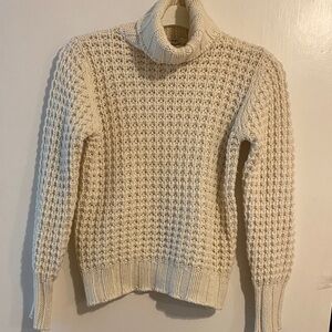 Cozy Cream Turtleneck Sweater. Made in Italy 🇮🇹